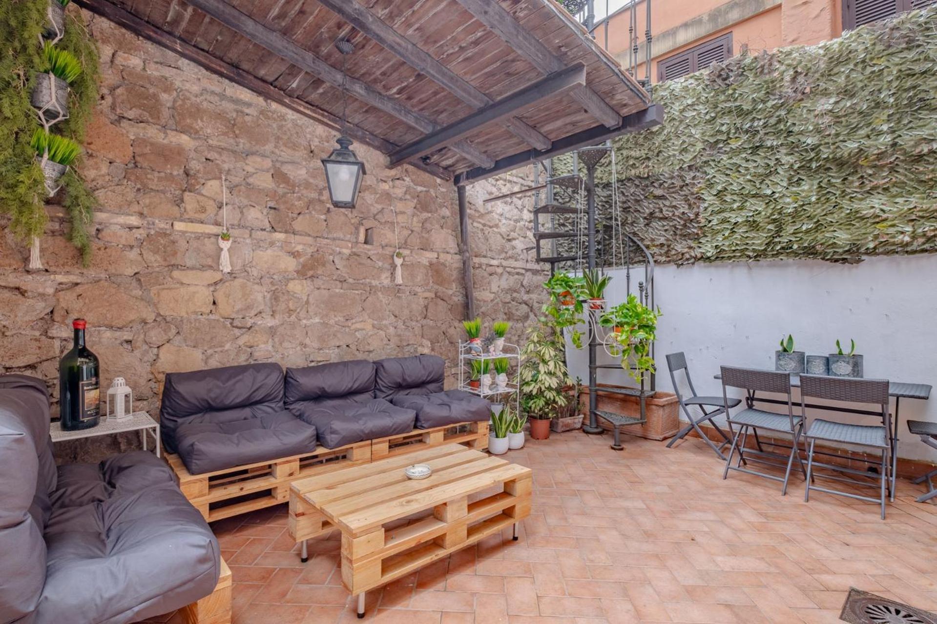 Vatican Garden Apartment Rome